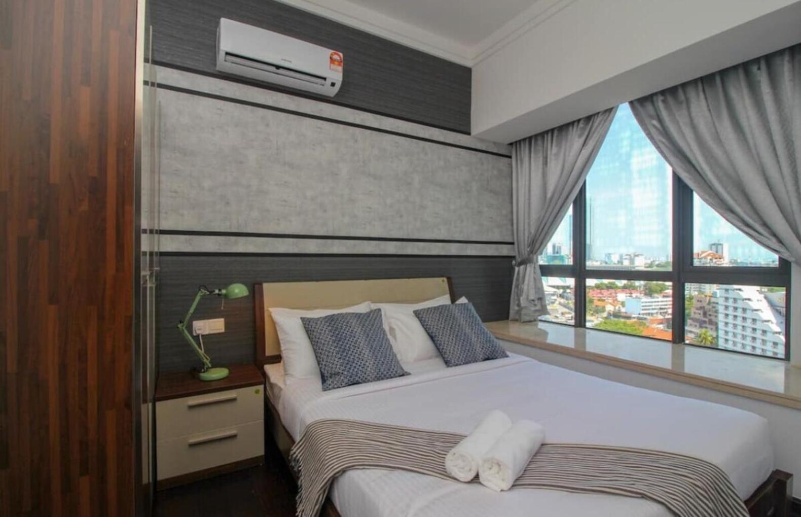 R&f Princess Cove Apartment